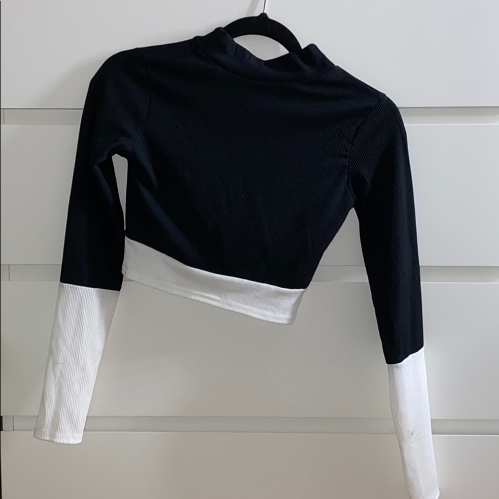 Ribbed Long Sleeve Crop Top